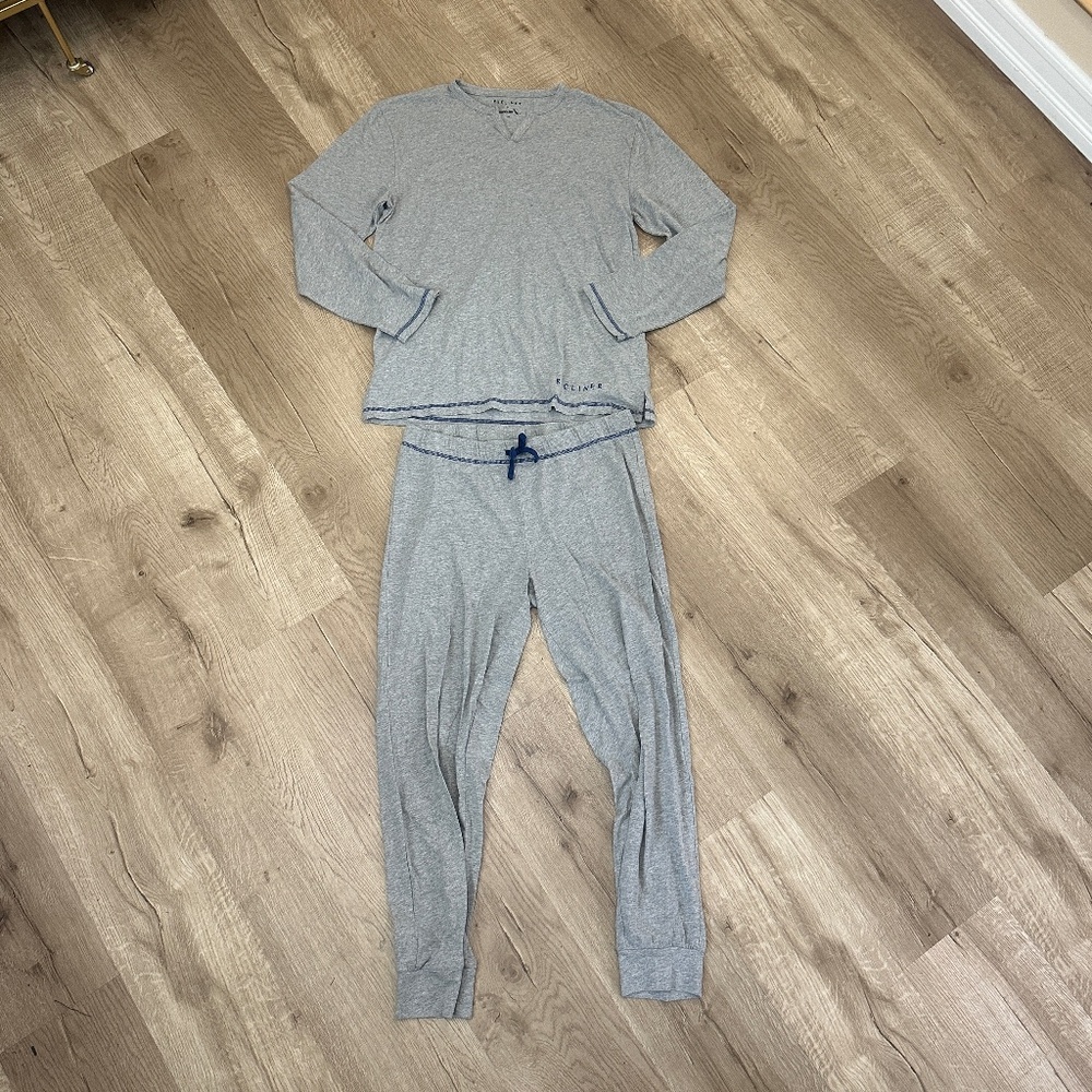 AMERICAN AIRLINES Recliner Flagship First Class Pajama Size S/M